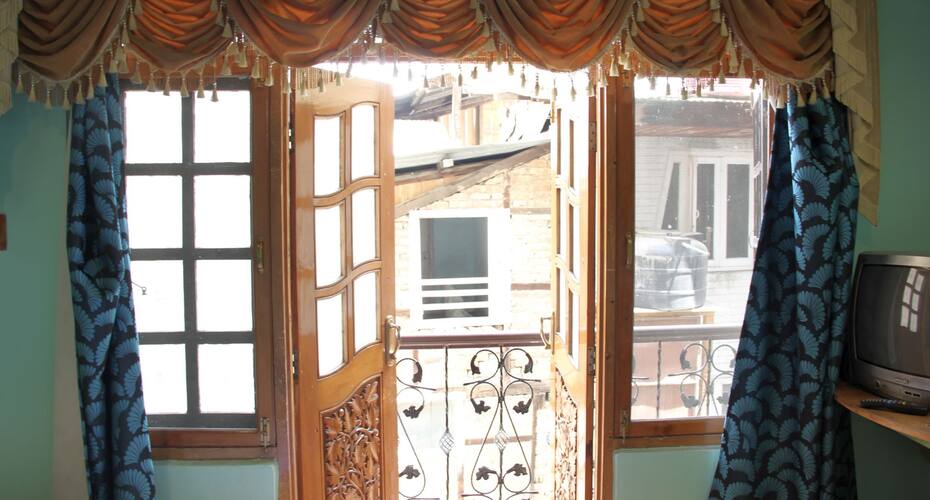 Hotel K S Delite, Srinagar 4